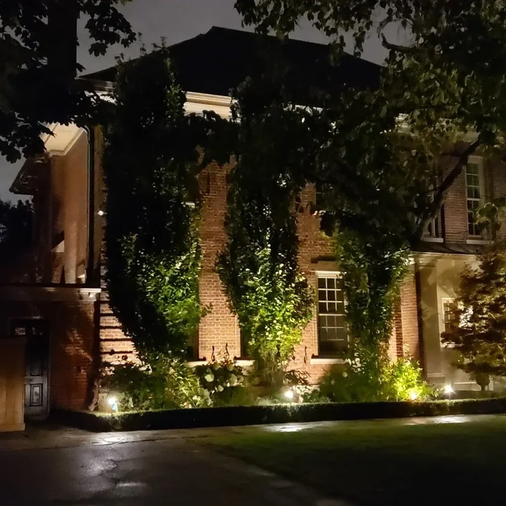 Architectural facade lighting example 3